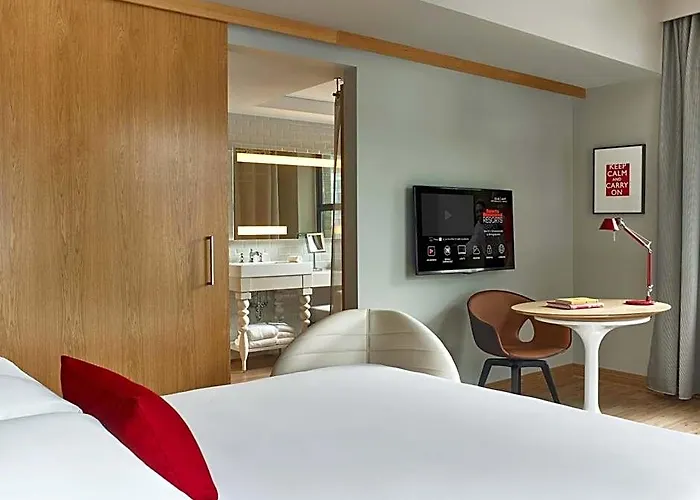 Sports Illustrated Hotel 4*